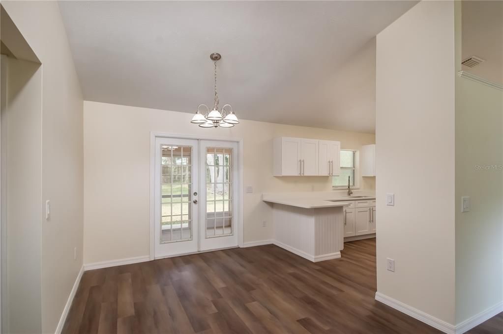 For Sale: $288,900 (3 beds, 2 baths, 1231 Square Feet)