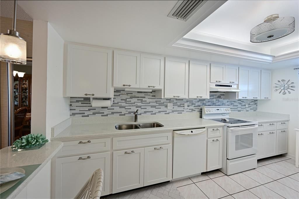 For Sale: $360,000 (2 beds, 2 baths, 1350 Square Feet)