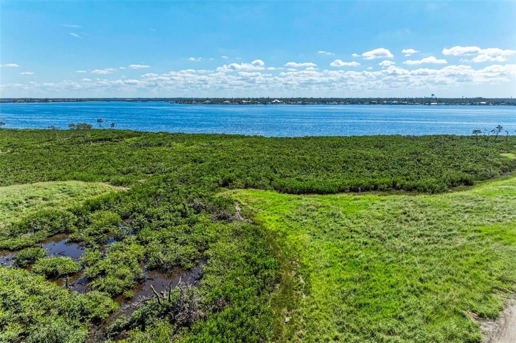 На продажу: $525,000 (0.31 acres)