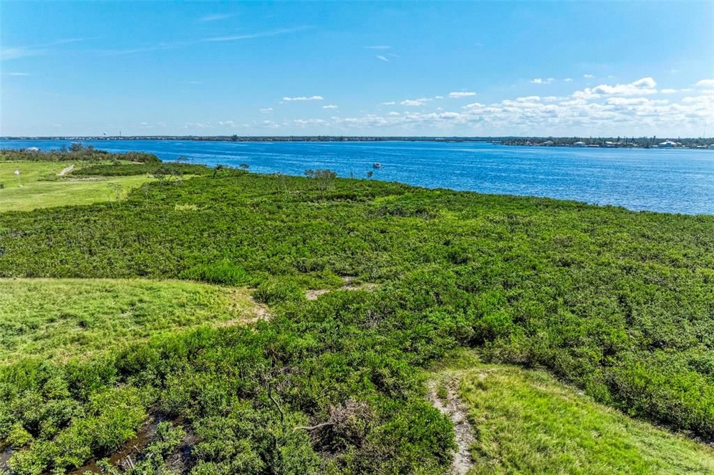 На продажу: $525,000 (0.31 acres)