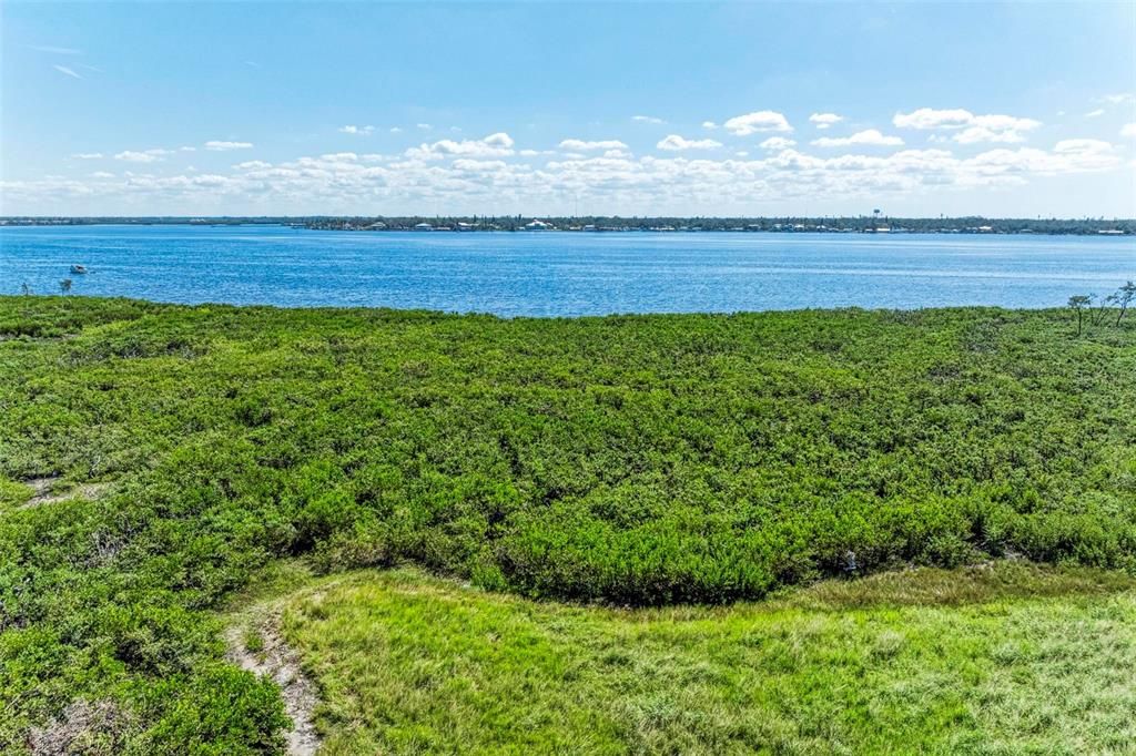 На продажу: $525,000 (0.31 acres)