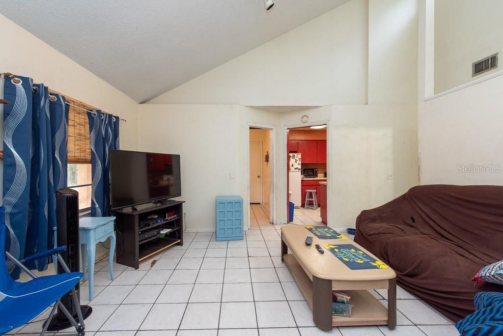 For Sale: $250,000 (3 beds, 2 baths, 1292 Square Feet)