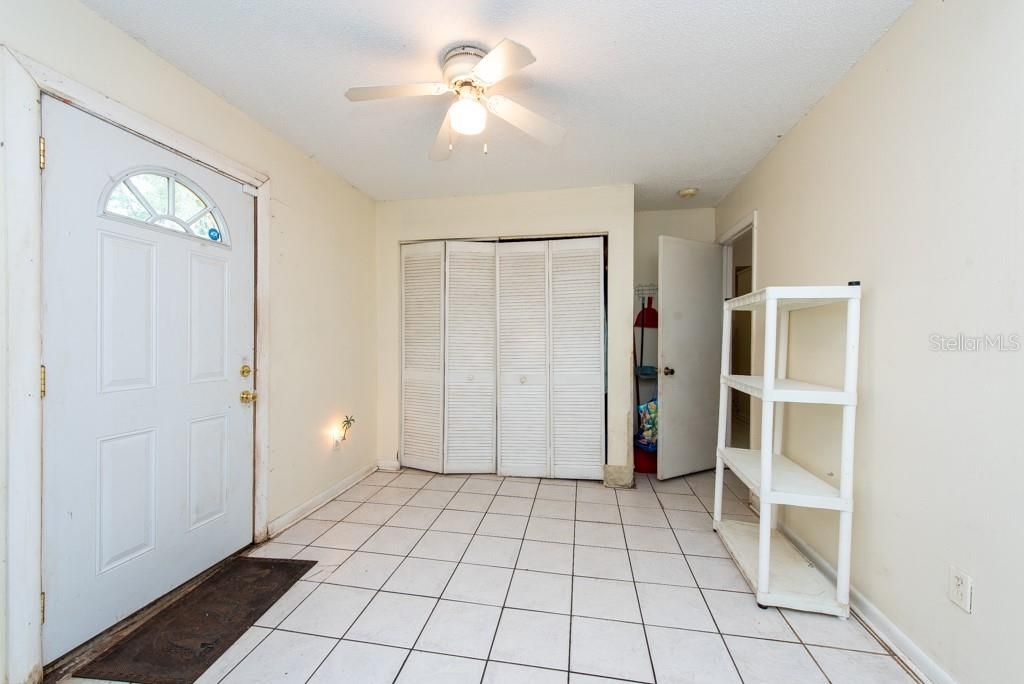 For Sale: $250,000 (3 beds, 2 baths, 1292 Square Feet)