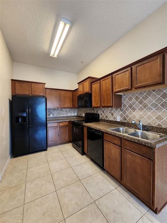 For Rent: $1,975 (2 beds, 2 baths, 1216 Square Feet)