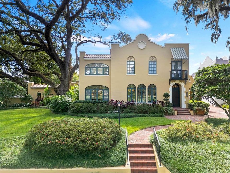 For Sale: $1,865,000 (4 beds, 3 baths, 4722 Square Feet)