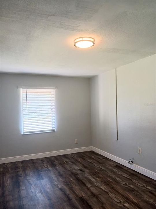 For Rent: $1,400 (1 beds, 1 baths, 642 Square Feet)