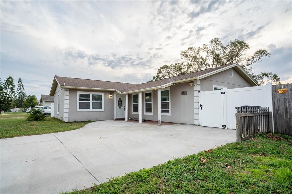 For Sale: $405,000 (3 beds, 2 baths, 1500 Square Feet)