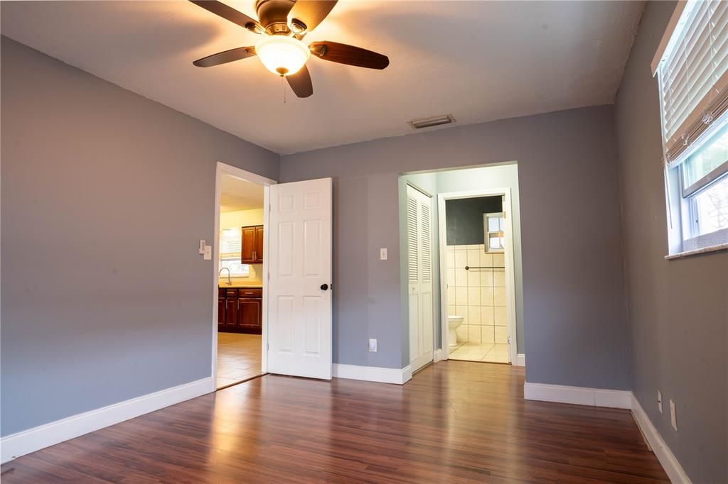 For Sale: $405,000 (3 beds, 2 baths, 1500 Square Feet)