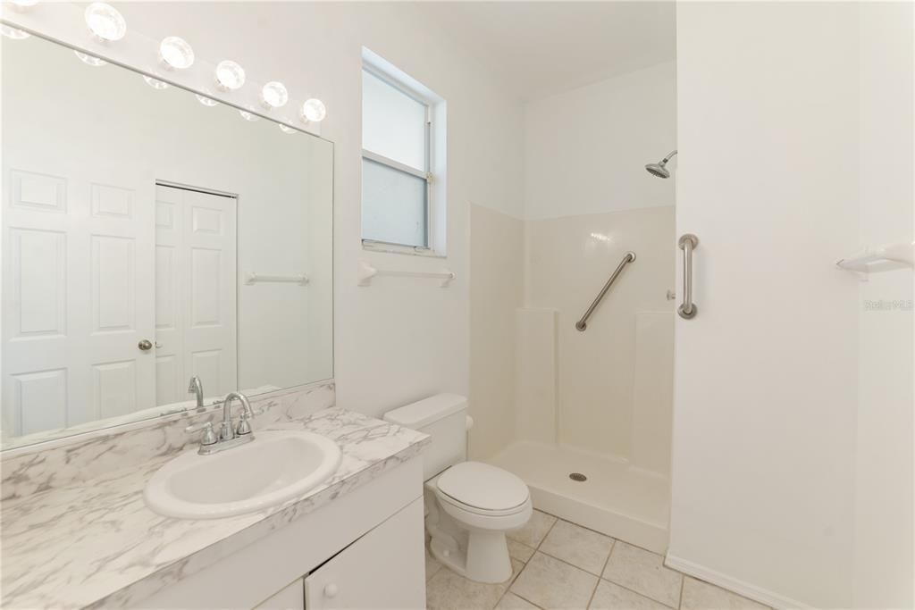 For Sale: $339,900 (2 beds, 2 baths, 1055 Square Feet)