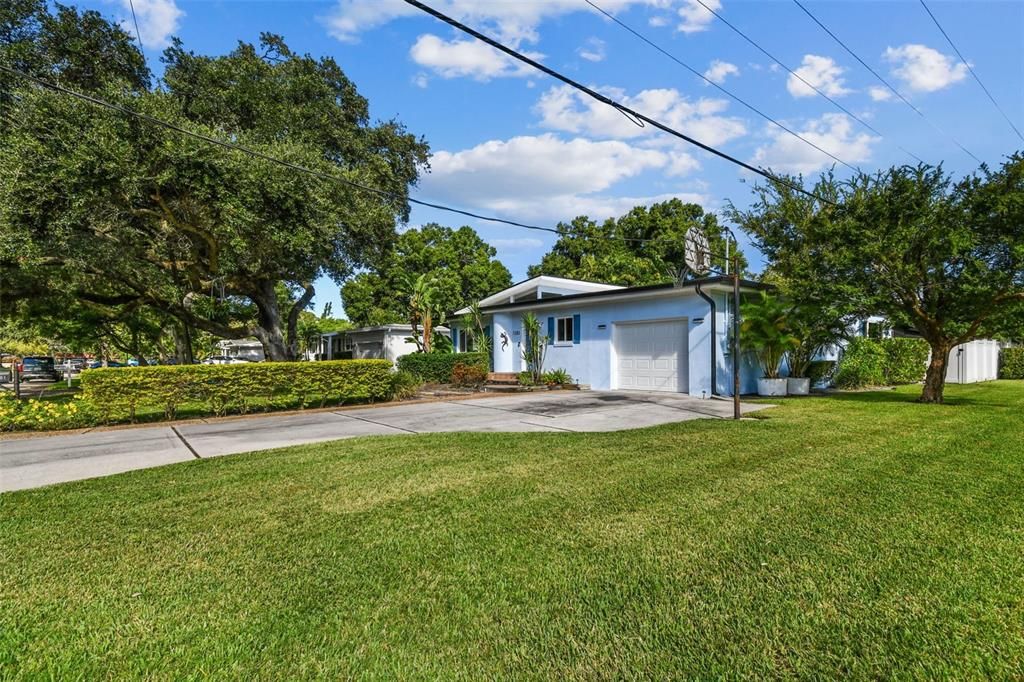 For Sale: $980,000 (3 beds, 3 baths, 1903 Square Feet)