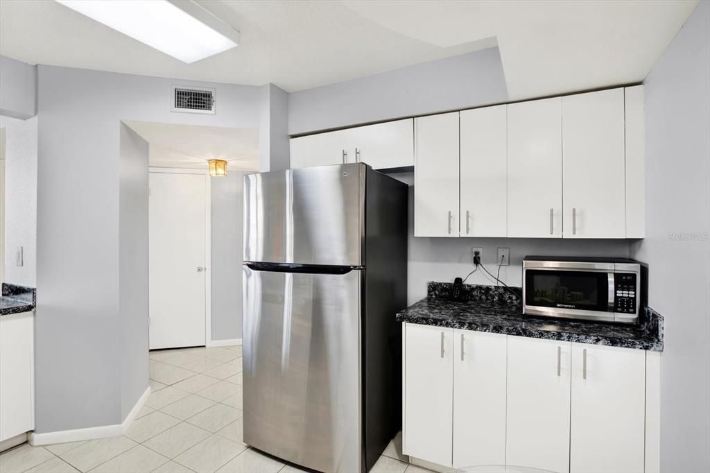 For Sale: $575,000 (2 beds, 2 baths, 1150 Square Feet)