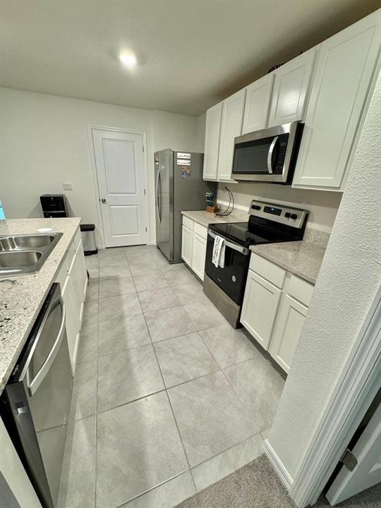 For Rent: $2,350 (3 beds, 2 baths, 1615 Square Feet)