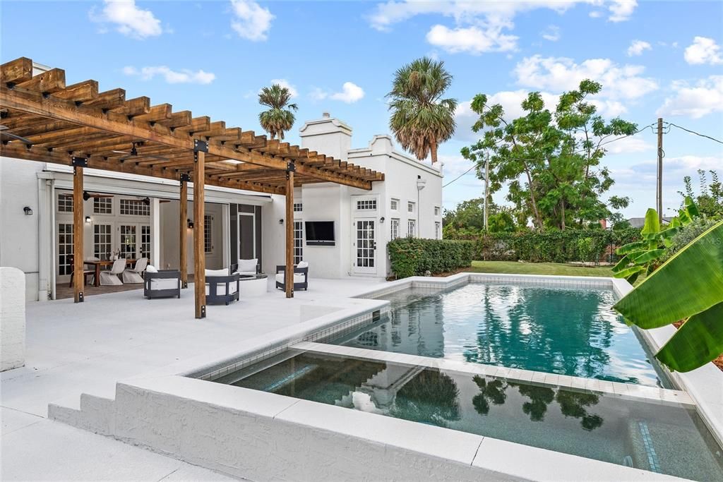 Active With Contract: $1,595,000 (4 beds, 4 baths, 4017 Square Feet)