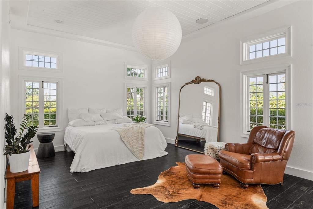 Active With Contract: $1,595,000 (4 beds, 4 baths, 4017 Square Feet)