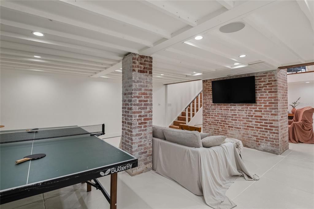 Active With Contract: $1,595,000 (4 beds, 4 baths, 4017 Square Feet)