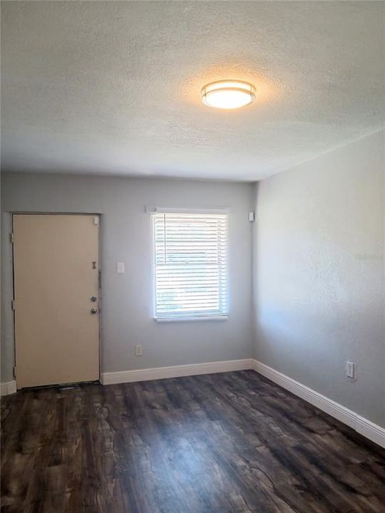 For Rent: $1,400 (1 beds, 1 baths, 642 Square Feet)