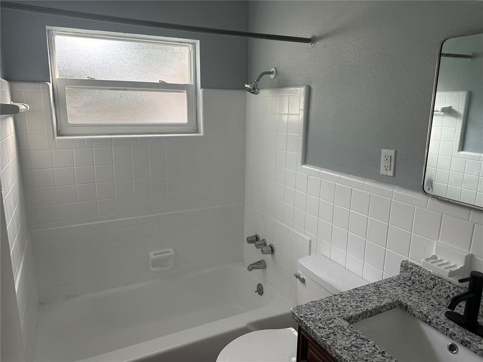 For Sale: $249,900 (2 beds, 1 baths, 1386 Square Feet)