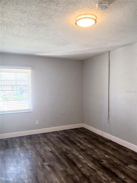 For Rent: $1,400 (1 beds, 1 baths, 642 Square Feet)