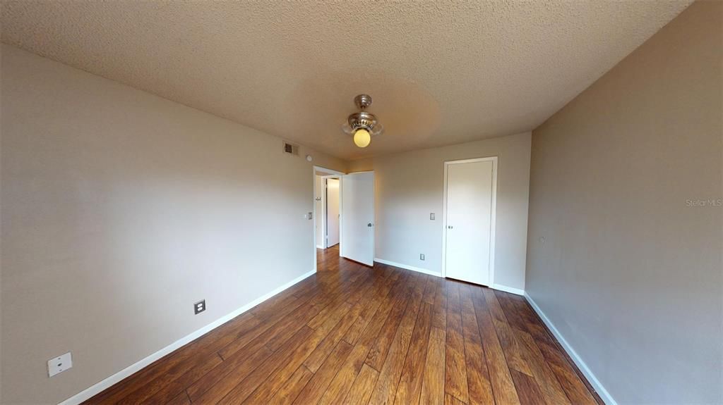 For Rent: $1,250 (1 beds, 1 baths, 644 Square Feet)