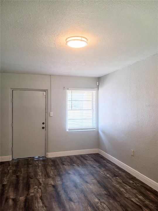 For Rent: $1,400 (1 beds, 1 baths, 642 Square Feet)