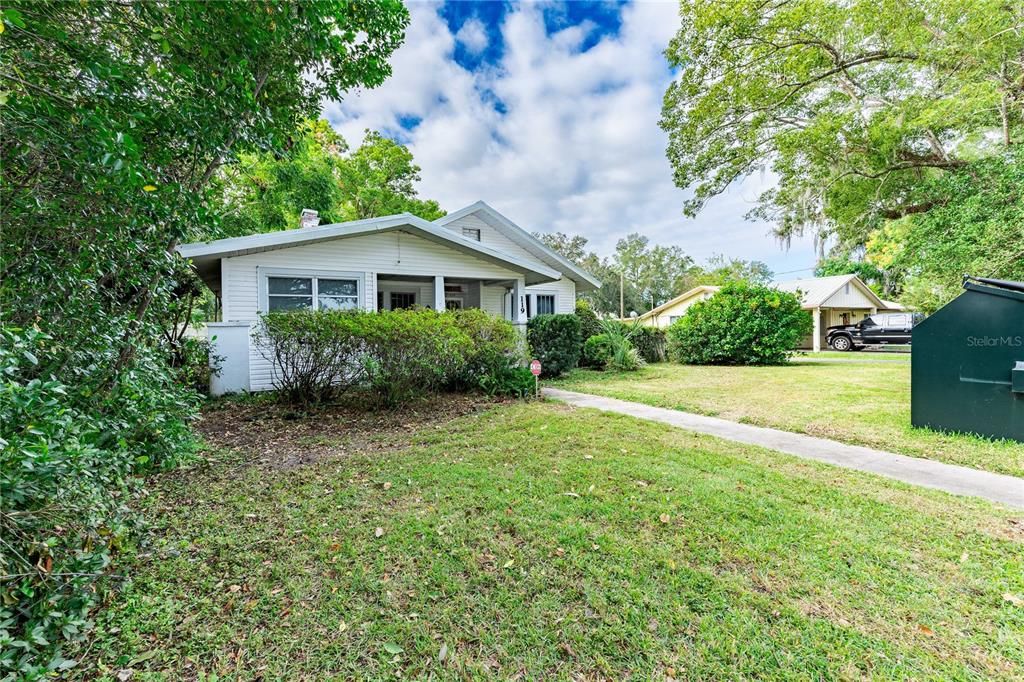 Active With Contract: $210,000 (3 beds, 1 baths, 1254 Square Feet)