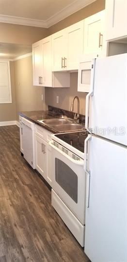 For Rent: $1,550 (2 beds, 1 baths, 900 Square Feet)