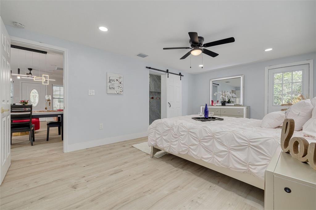 For Sale: $457,500 (3 beds, 2 baths, 1323 Square Feet)