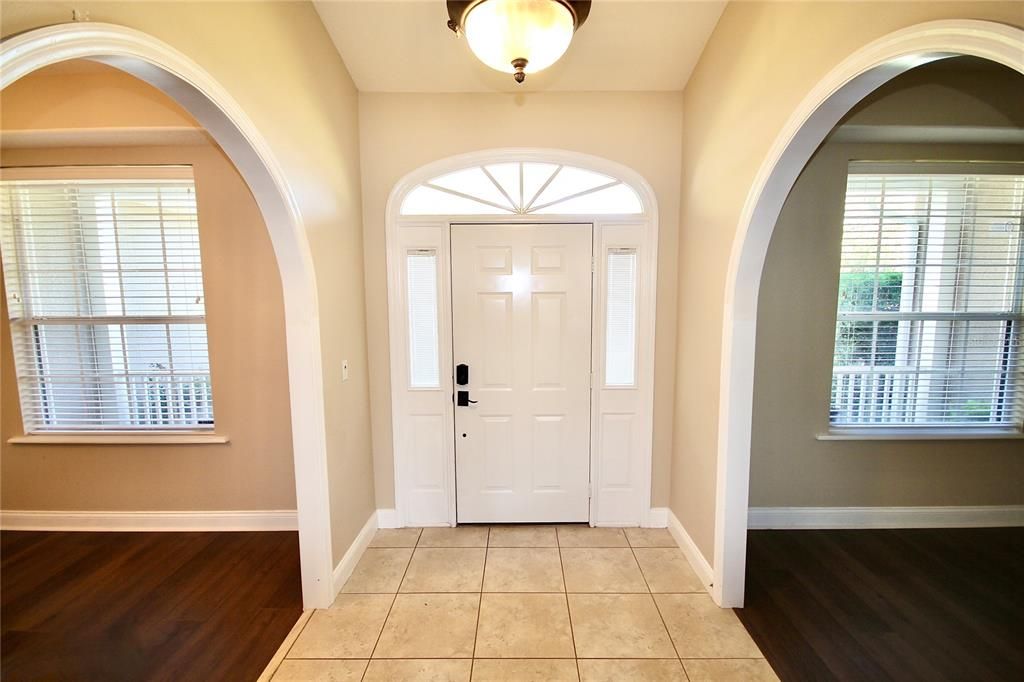 Entry /Foyer