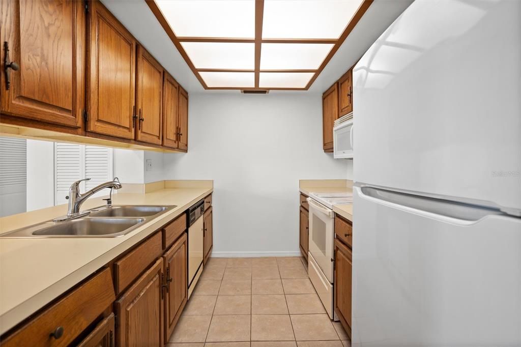 For Rent: $1,850 (2 beds, 2 baths, 990 Square Feet)