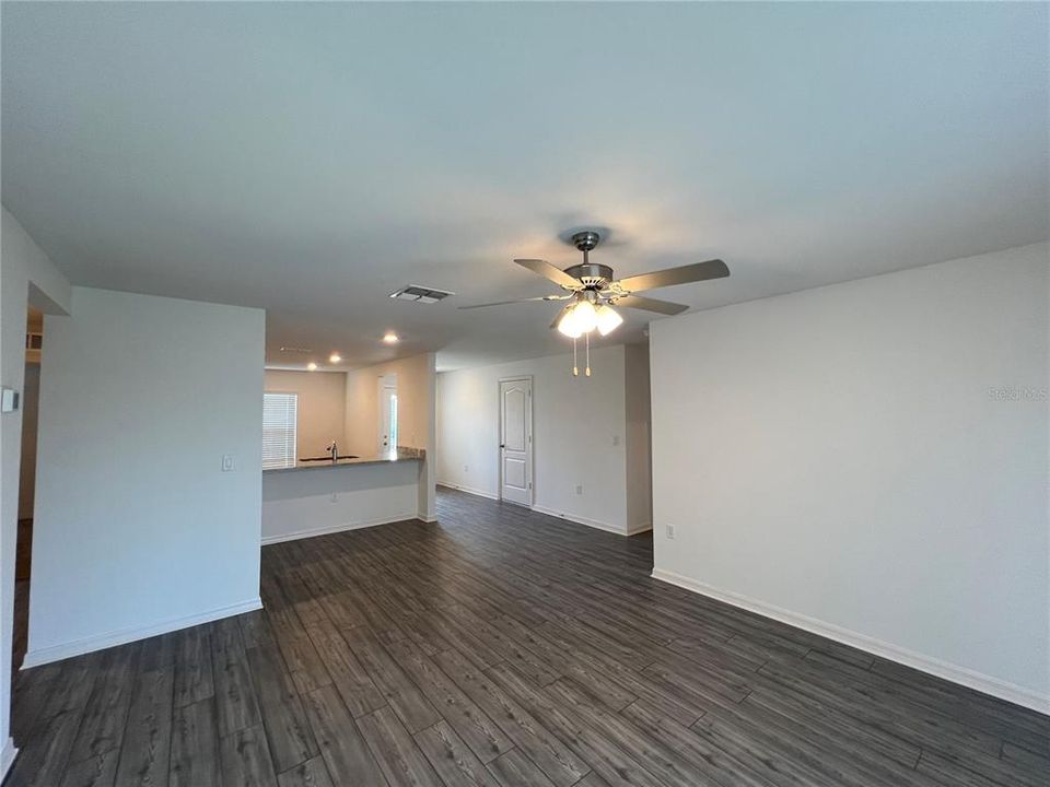 For Rent: $1,600 (3 beds, 2 baths, 1270 Square Feet)