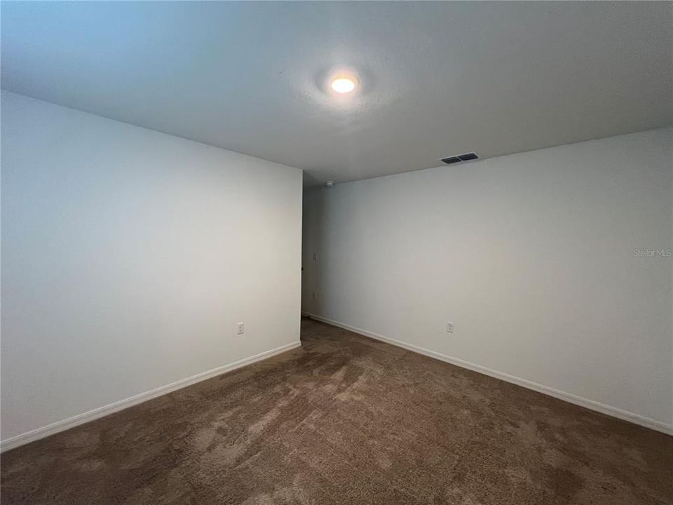 For Rent: $1,600 (3 beds, 2 baths, 1270 Square Feet)