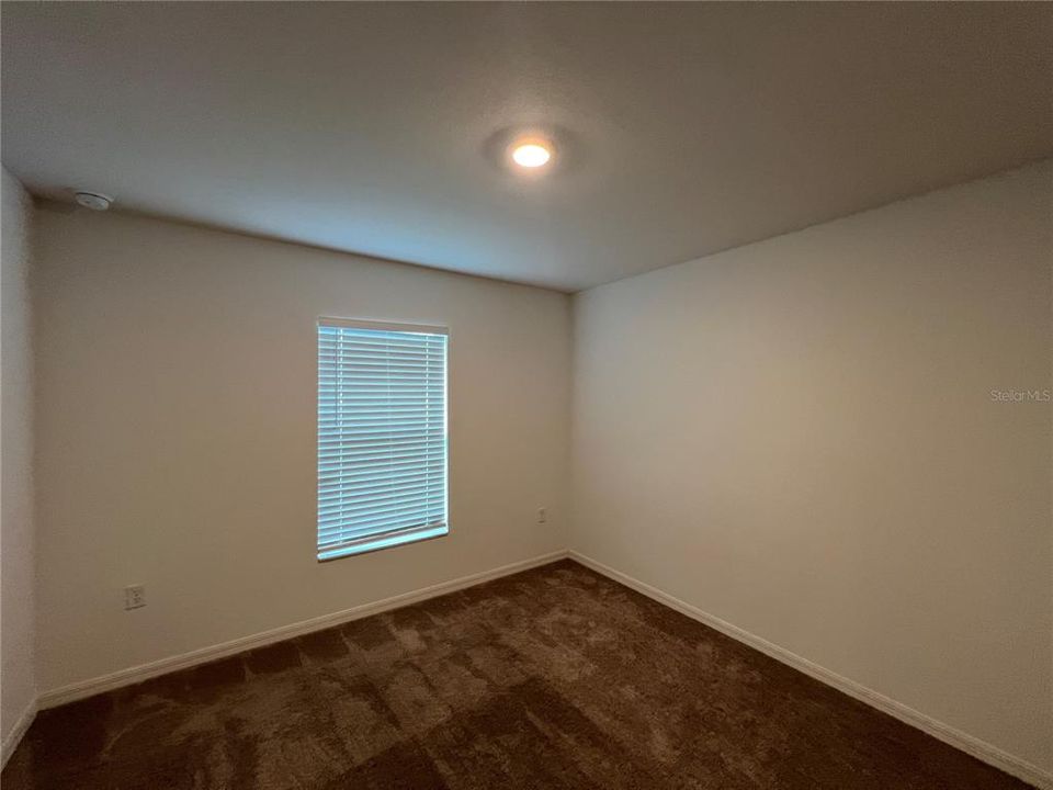 For Rent: $1,600 (3 beds, 2 baths, 1270 Square Feet)