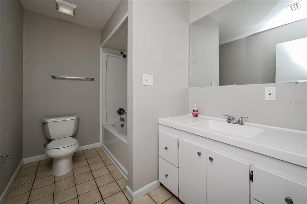 For Rent: $2,145 (3 beds, 2 baths, 1752 Square Feet)