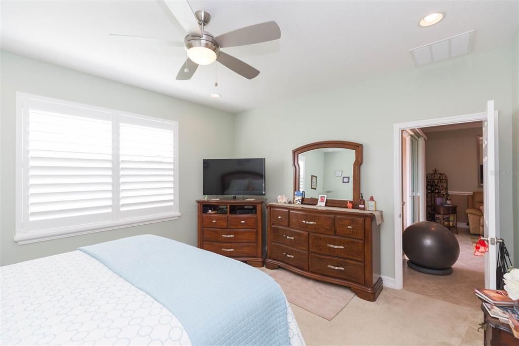 For Sale: $389,000 (2 beds, 2 baths, 1747 Square Feet)