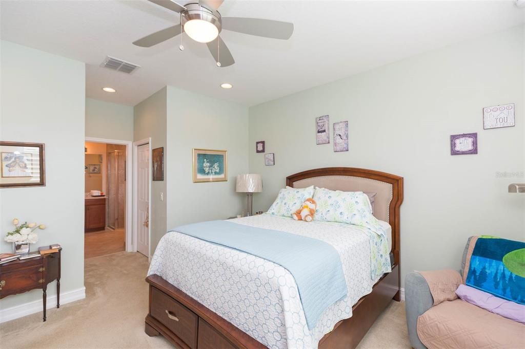 For Sale: $389,000 (2 beds, 2 baths, 1747 Square Feet)