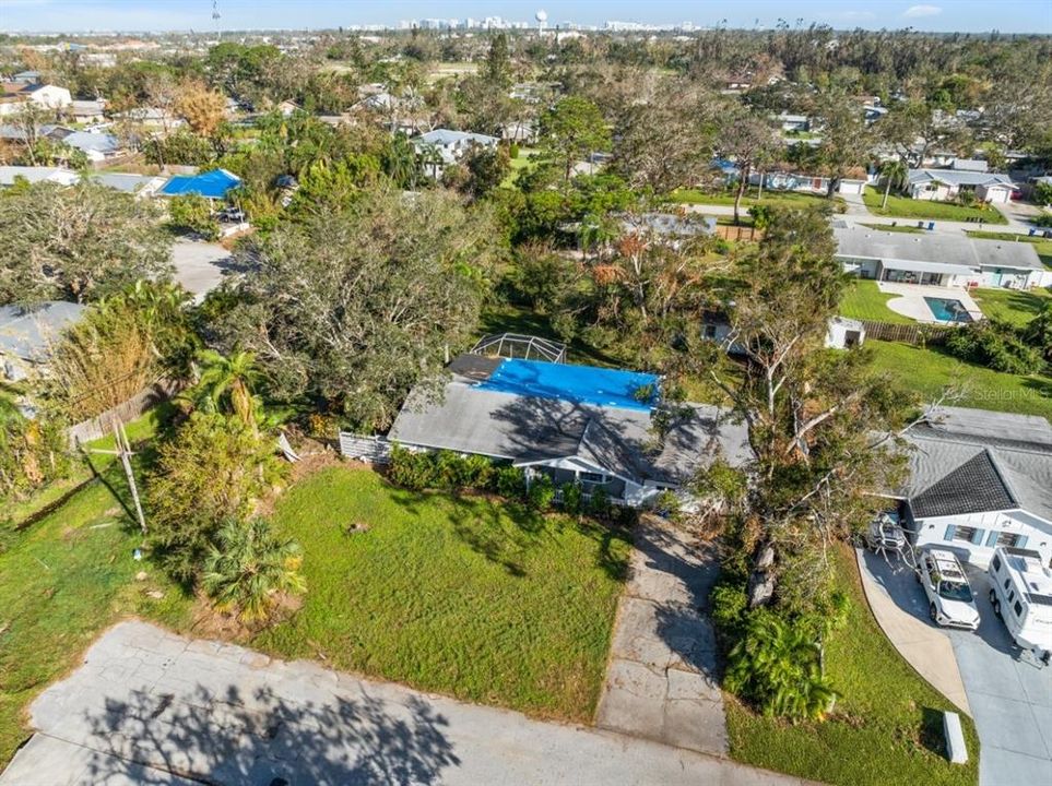 Aerial of the lot showing the home being on a dead end street.