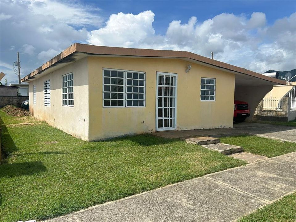 Recently Sold: $109,000 (3 beds, 2 baths, 1130 Square Feet)