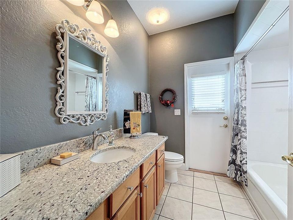 Hall/Guest Bathroom