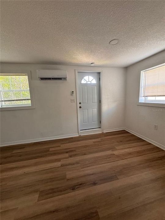 For Rent: $1,500 (1 beds, 1 baths, 1016 Square Feet)