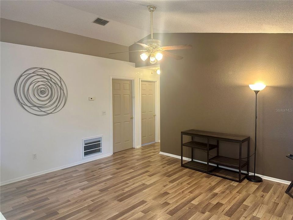 For Sale: $330,000 (3 beds, 2 baths, 1158 Square Feet)