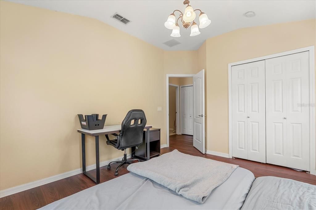 For Sale: $254,900 (2 beds, 2 baths, 1259 Square Feet)