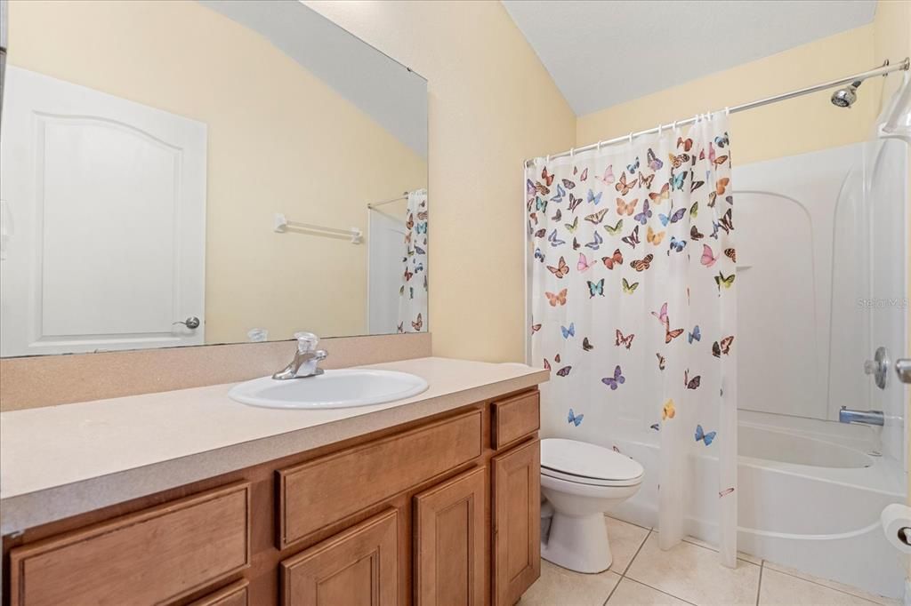 For Sale: $254,900 (2 beds, 2 baths, 1259 Square Feet)