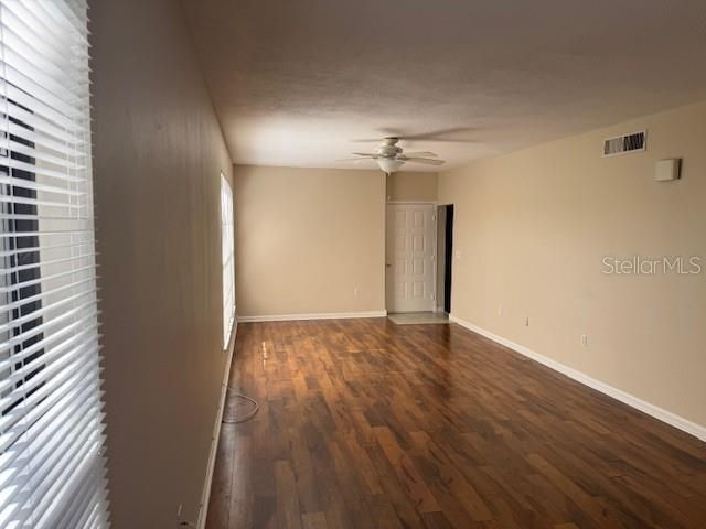 For Sale: $228,900 (2 beds, 2 baths, 1045 Square Feet)