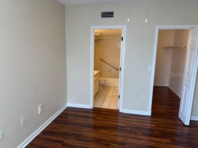 For Sale: $228,900 (2 beds, 2 baths, 1045 Square Feet)