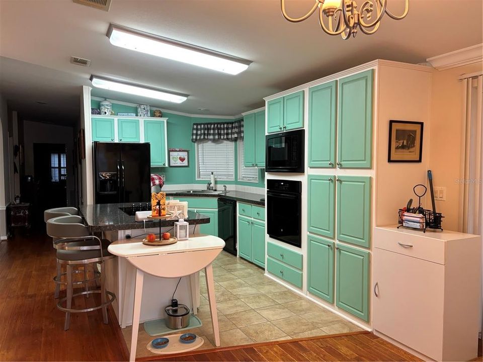 For Sale: $255,000 (3 beds, 2 baths, 1634 Square Feet)