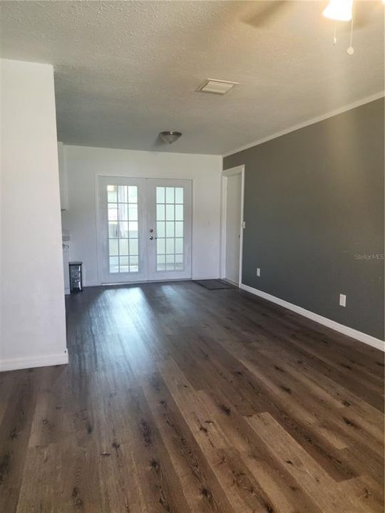 For Rent: $1,950 (3 beds, 2 baths, 1172 Square Feet)