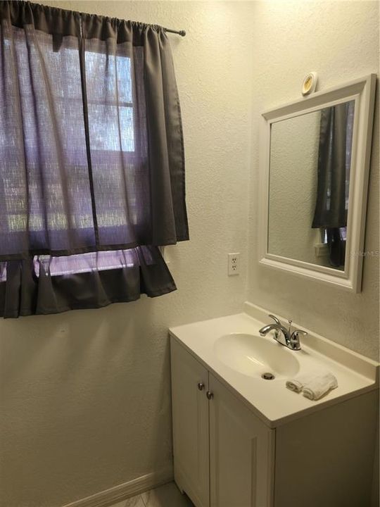 For Rent: $1,950 (3 beds, 2 baths, 1172 Square Feet)