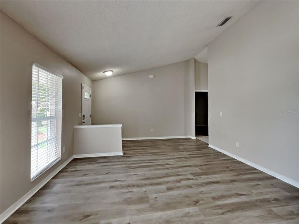 For Rent: $2,329 (3 beds, 2 baths, 2055 Square Feet)