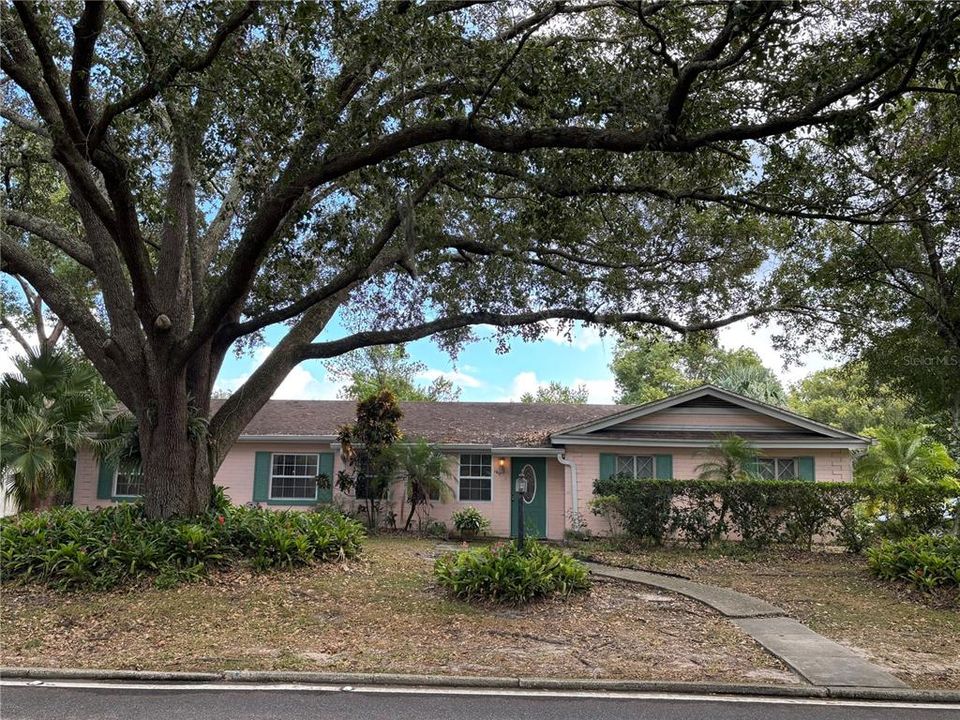 For Sale: $375,000 (3 beds, 2 baths, 1308 Square Feet)