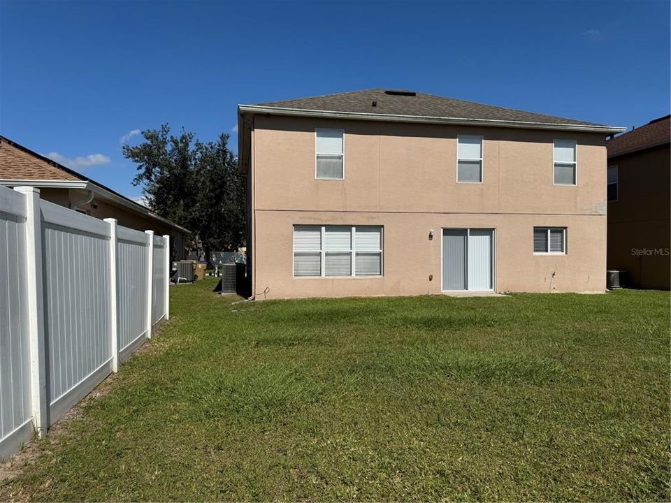 For Rent: $2,350 (4 beds, 2 baths, 2387 Square Feet)